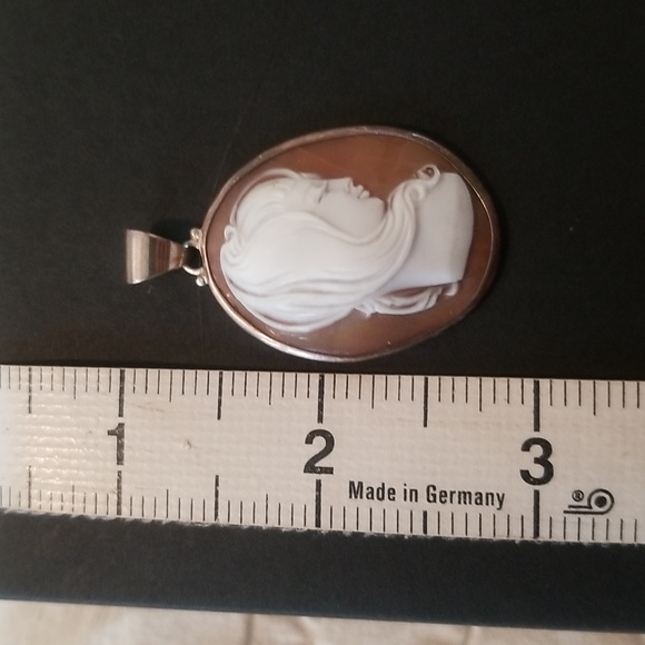 Beautiful Vintage Cameo Sterling Silver Pendant●Price is Firm - Picture 3 of 12